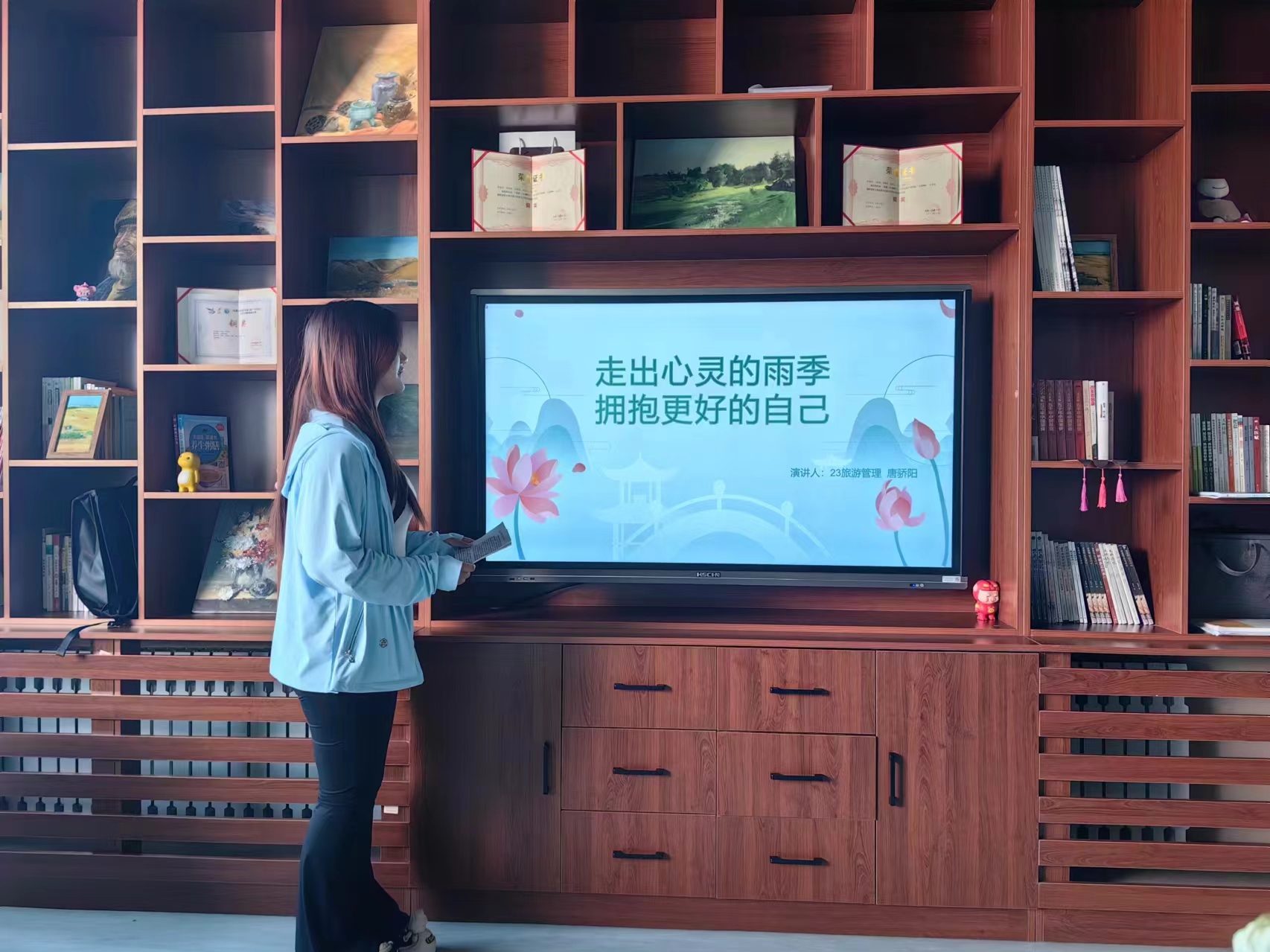 23旅游唐骄阳.jpg