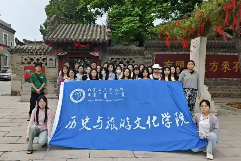28五兴城文庙合影.jpg